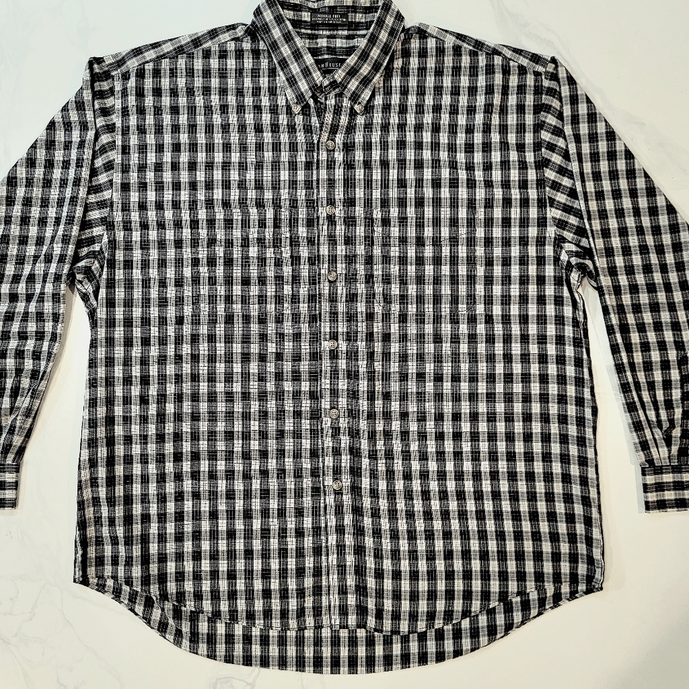 Van Heusen Long Sleeve Button Down Shirt. Sz. XLA
